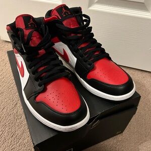 Air Jordan 1 Mid